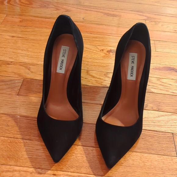 Steve Madden Prompt Black Nubuck Pumps - Picture 1 of 4